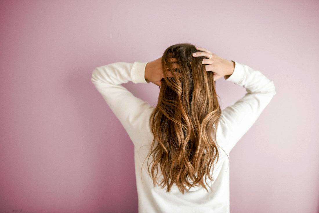 How to Prevent Frizzy Hair in Winter
